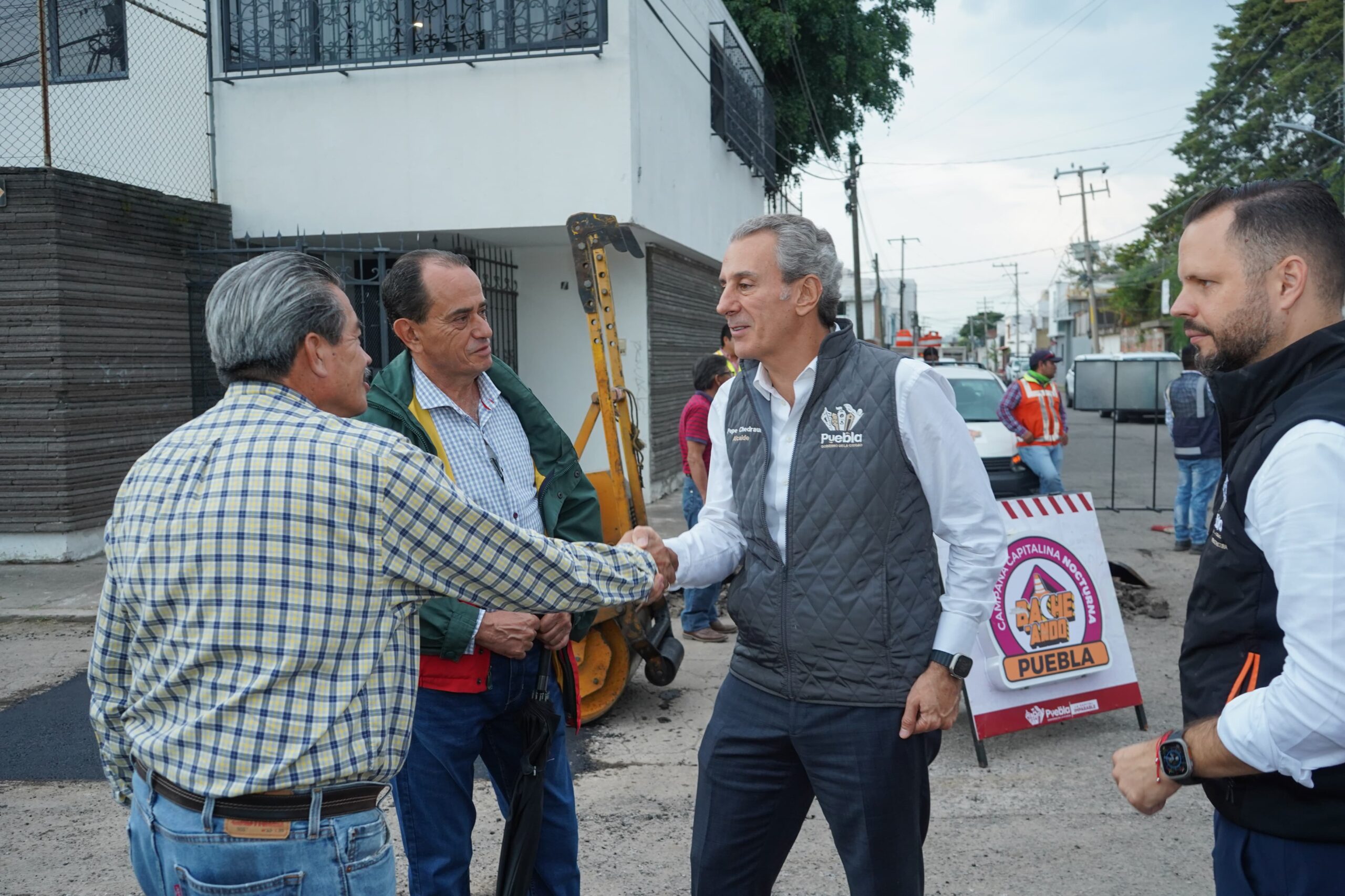 Refuerza Pepe Chedraui Campaña de Bacheo en la capital