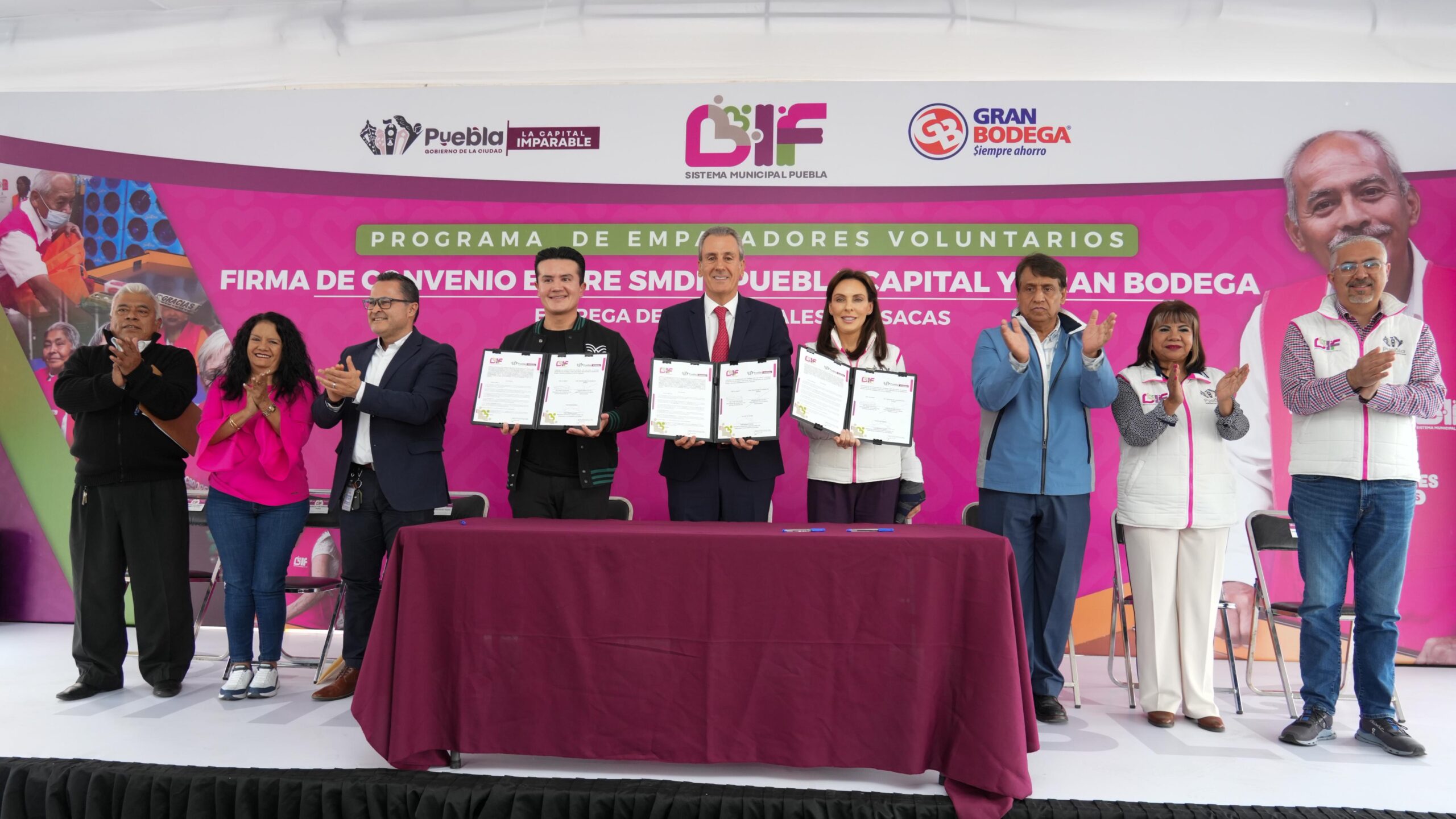 Firman convenio de colaboración SMDIF y la Gran Bodega para reforzar el programa de “Empacadores Voluntarios”