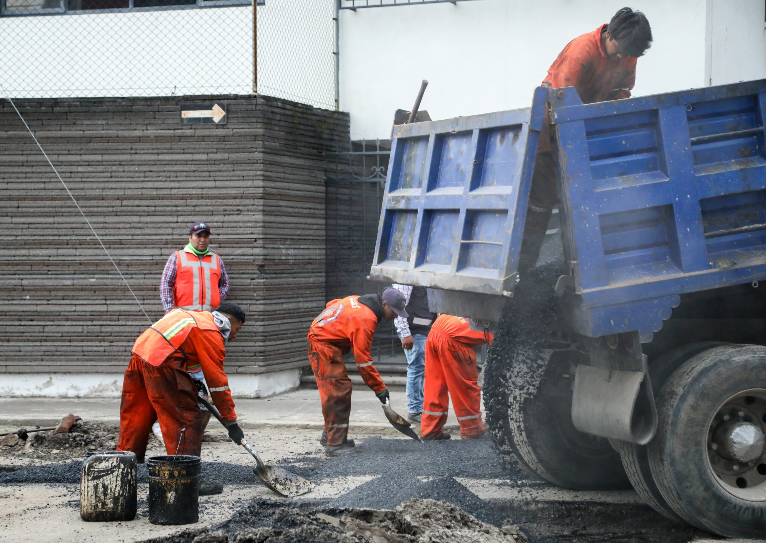 Fortalece Gobierno de la Ciudad acciones de bacheo con inversión histórica