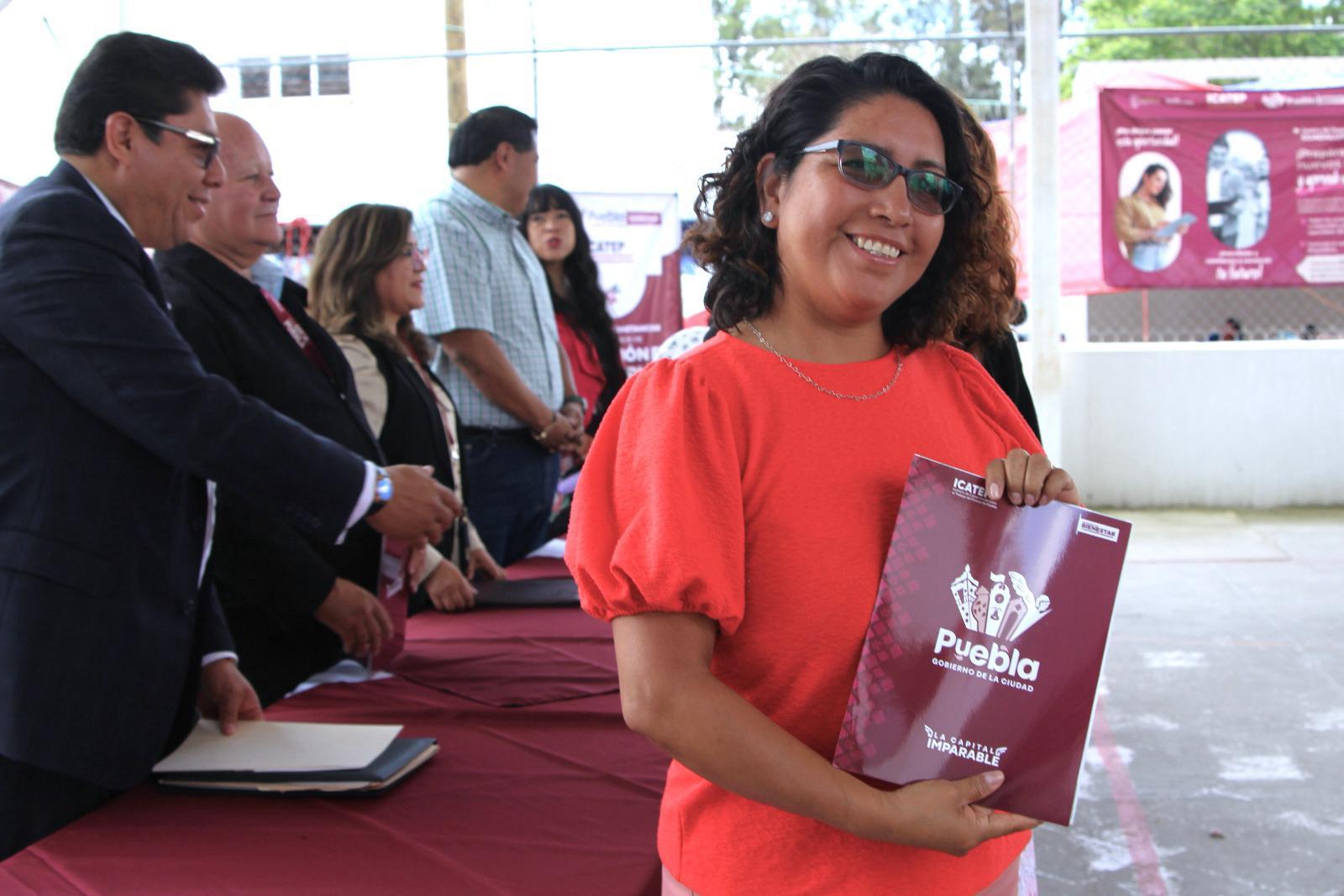 Impulsa Gobierno de la Ciudad autoempleo con constancias de capacitación