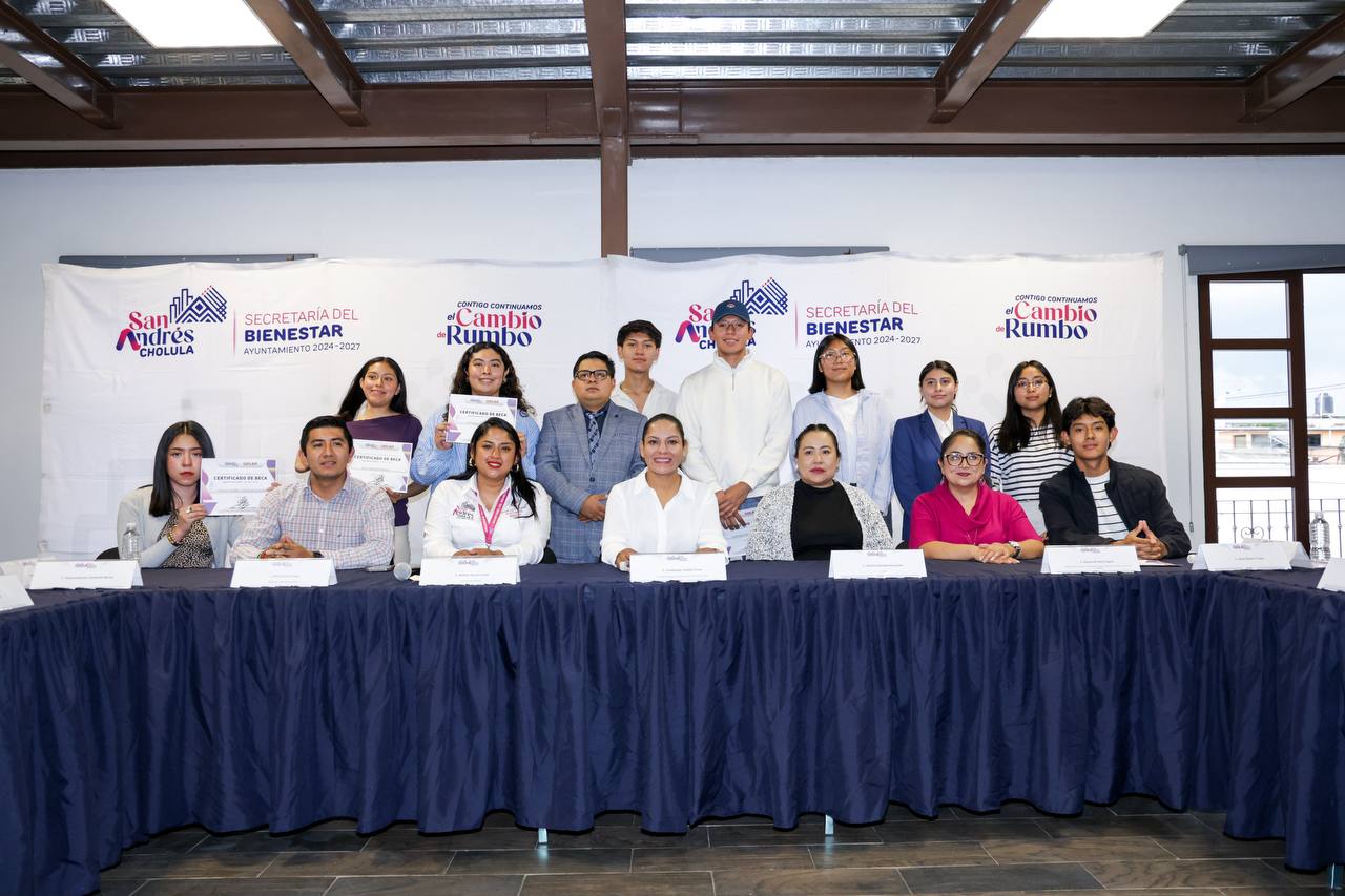 Reconoce Lupita Cuautle a jóvenes con beca UDLAP