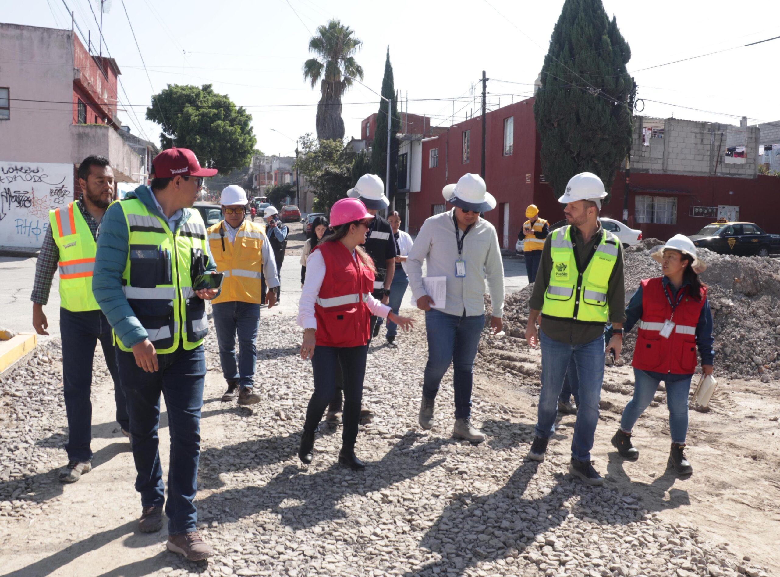 Supervisa Gobierno de la Ciudad trabajos de mantenimiento vial de la calle 8 Sur – 53 Norte