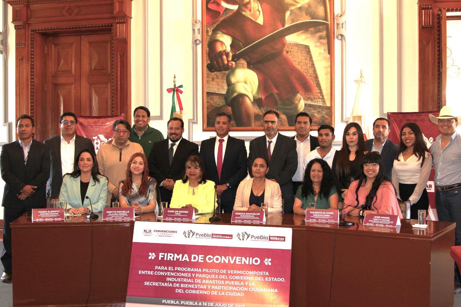 Firma Gobierno de la Ciudad convenio para transformar desechos en fertilizante para campesinos de la capital
