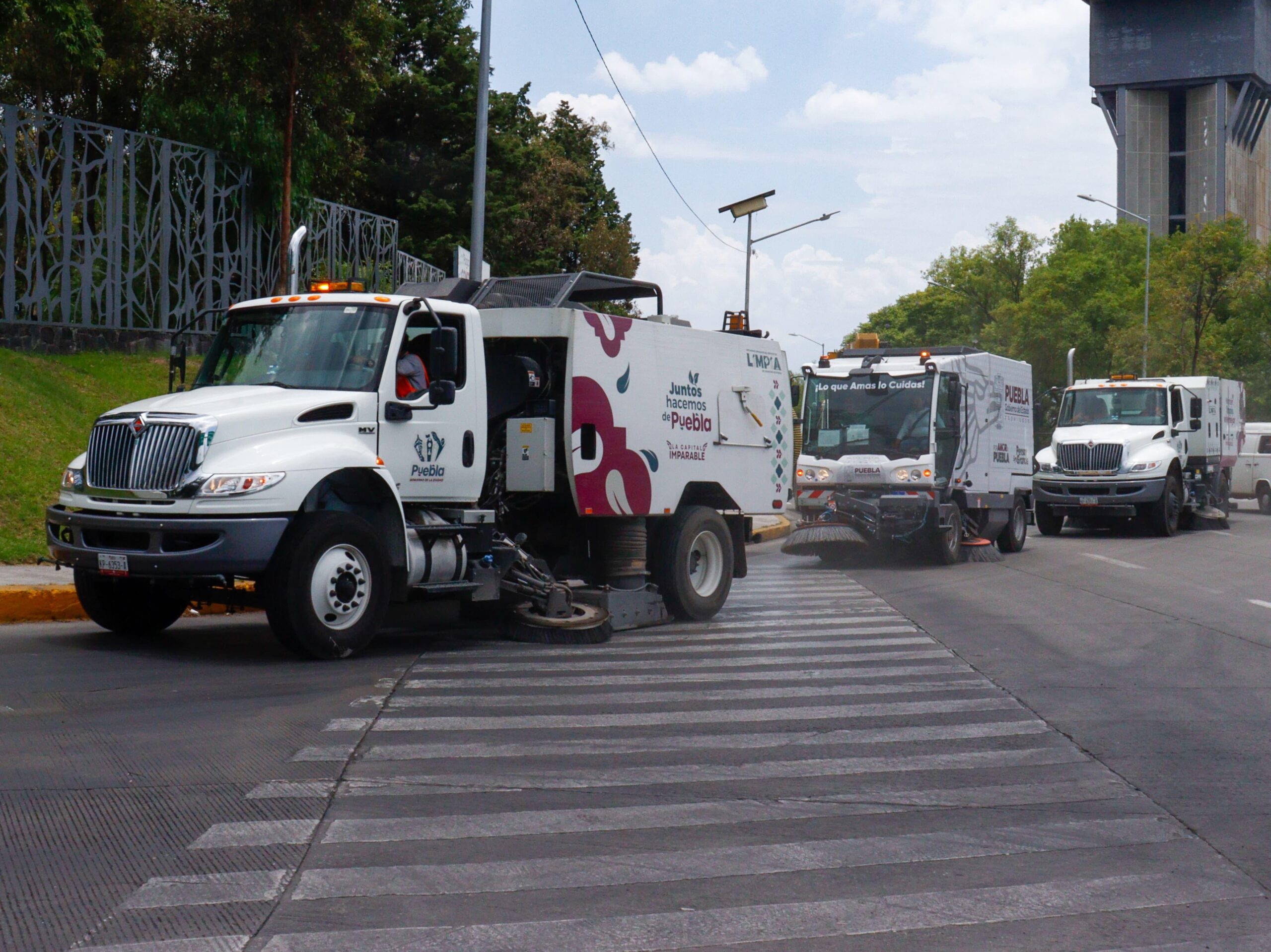 Barredoras del estado y municipio de Puebla unen esfuerzos para poner la capital en orden