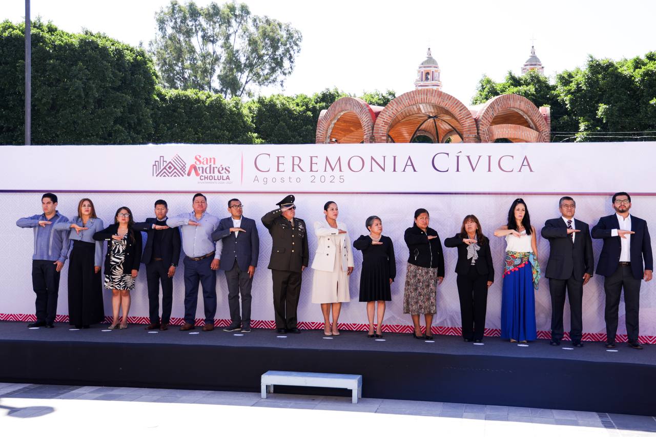 Promueve Lupita Cuautle principios de legalidad y transparencia en acto cívico