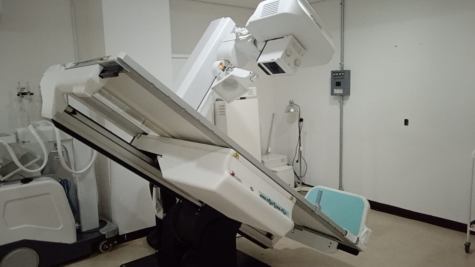 Recupera Clínica de Medicina Familiar con Especialidades y Quirófano del ISSSTE Puebla equipo de Rayos X   