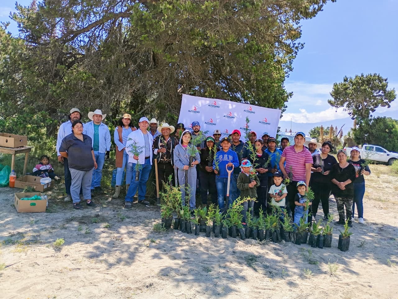 Reforesta Altosano Granjas Carroll en San Luis Atexcac, como parte de agenda con la ONU
