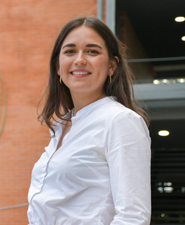 La Inteligencia Artificial y las herramientas digitales pueden transformar positivamente a la sociedad: egresada UDLAP