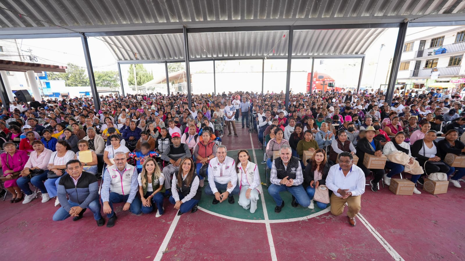 Entregan Pepe Chedraui y MariElise Budib apoyos alimentarios en juntas auxiliares