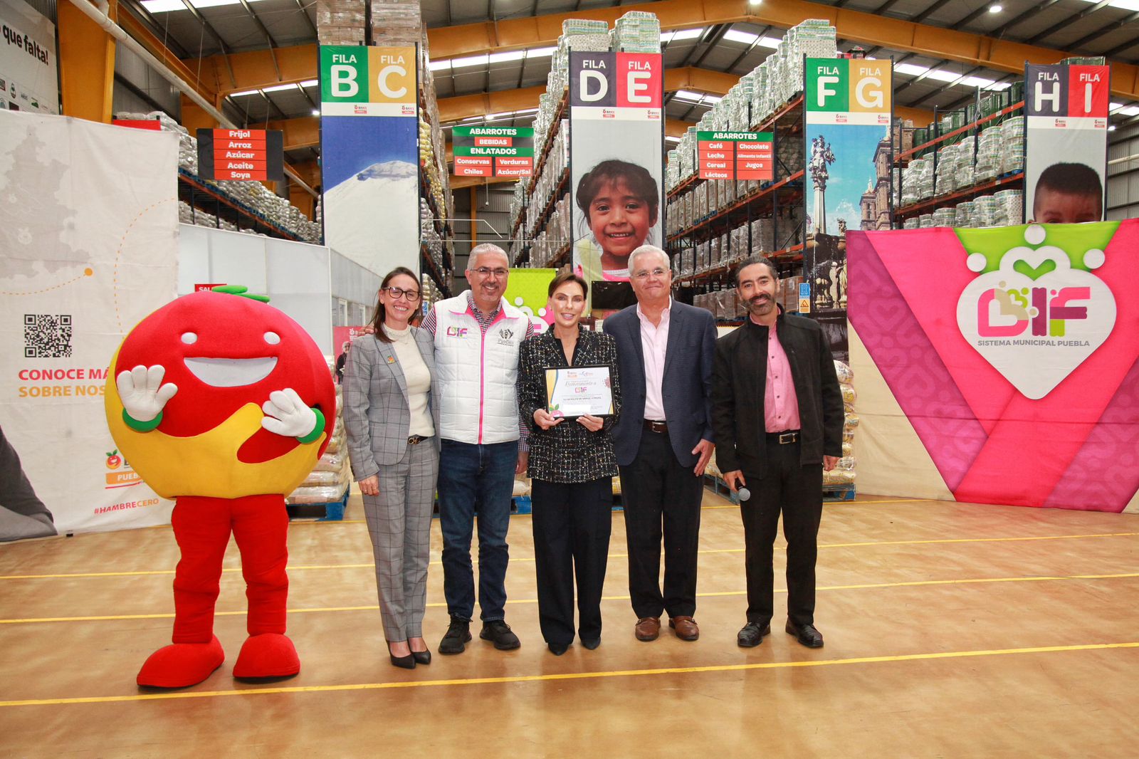 Entrega MariElise Budib donativo de 14 mil kilos de arroz y frijol al Banco de Alimentos Cáritas