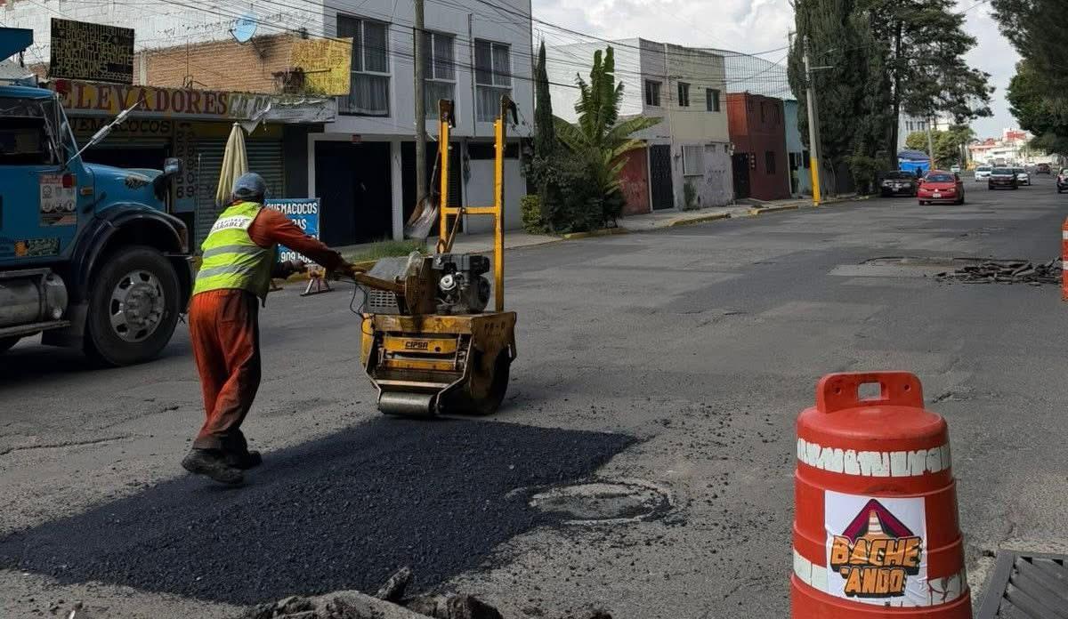 Campaña Capitalina Bacheando Puebla: refuerza atención en vialidades secundarias de la capital