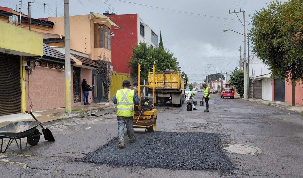 Atiende nuevos puntos de la ciudad la Campaña Capitalina Bacheando Puebla