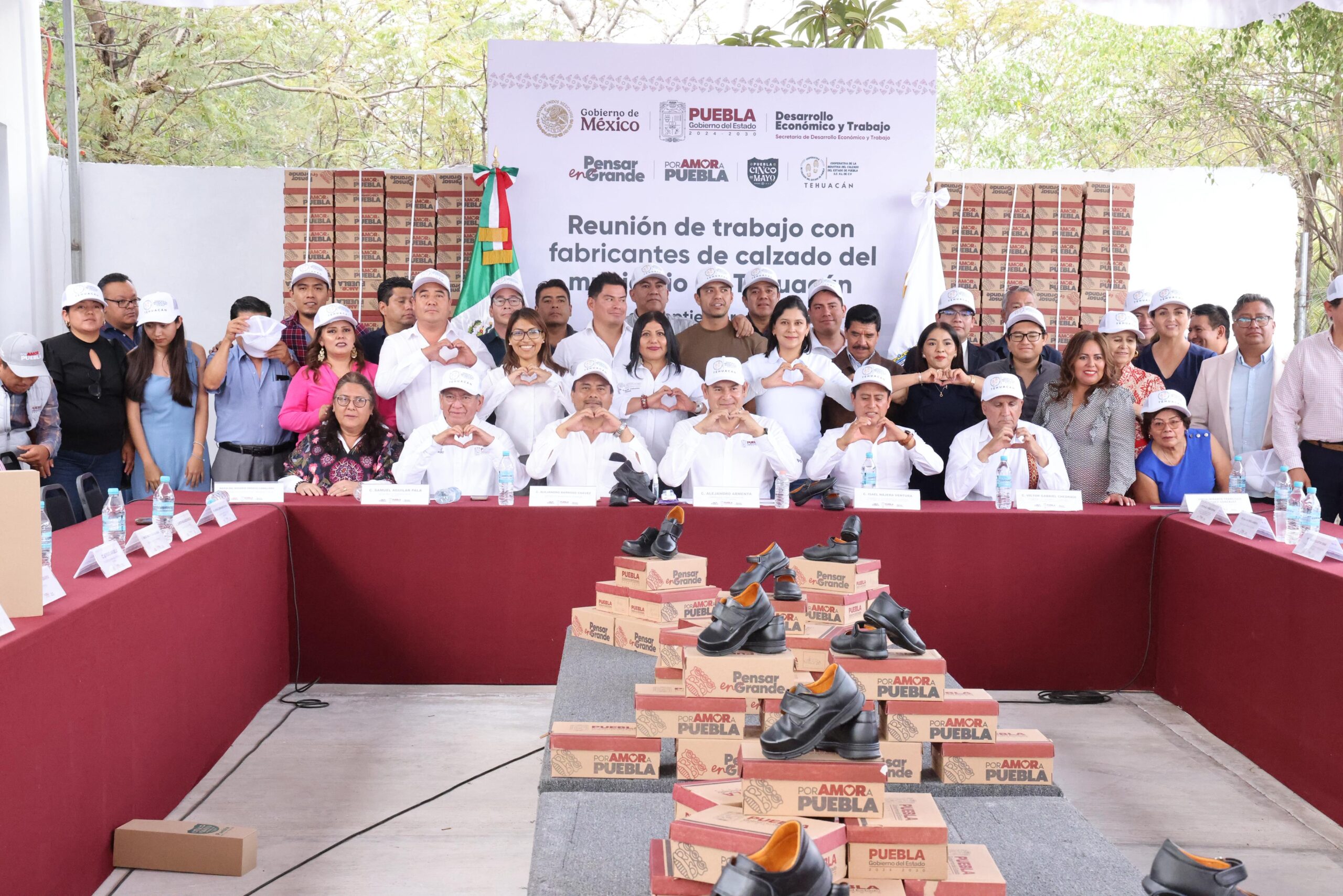 Resurge industria del calzado con impulso a cooperativas y riqueza comunitaria