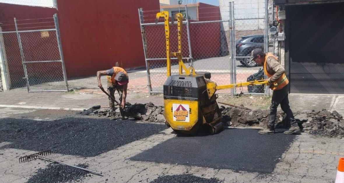 Campaña Capitalina Bacheando Puebla: mejora vialidades en el sur de la ciudad
