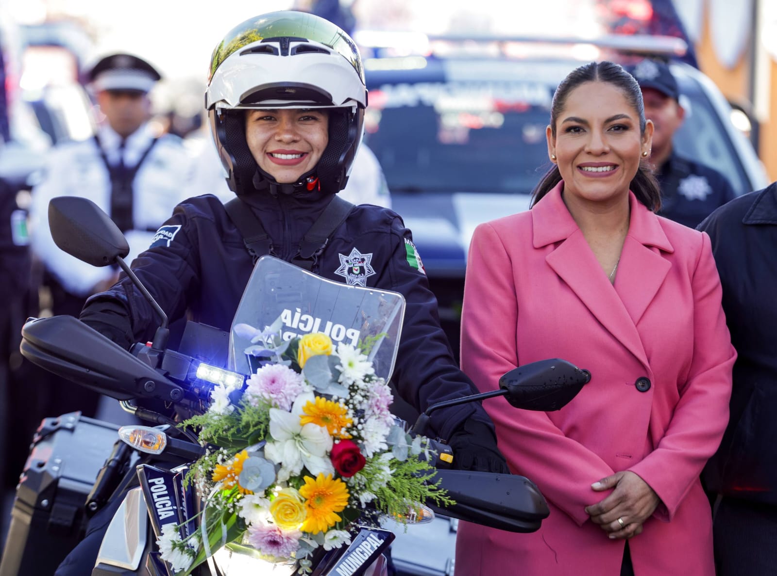 Entrega Lupita Cuautle 15 patrullas y 5 motocicletas para la Policía Municipal