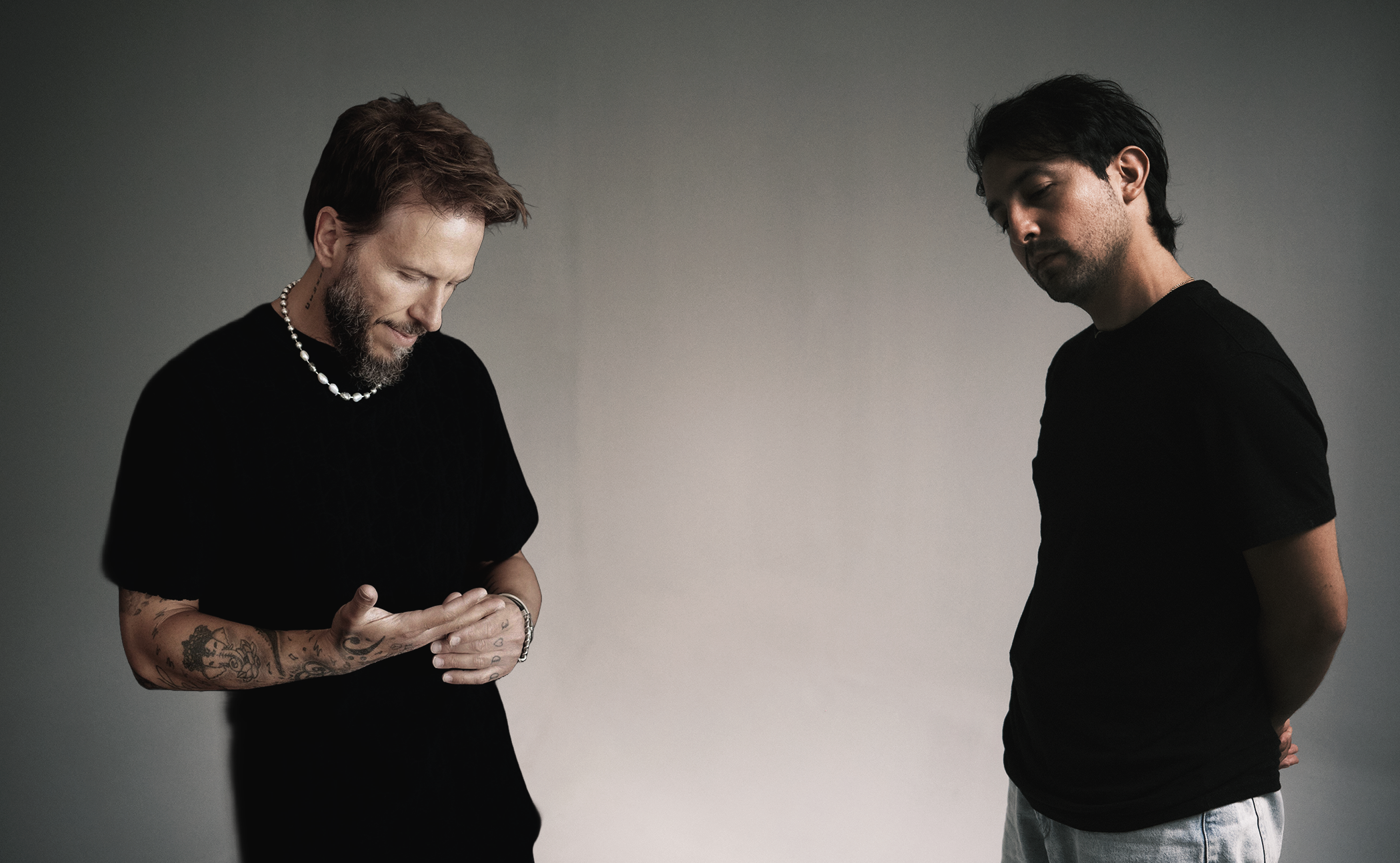 El Riqué y Noel Schajris unieron su talento y estilo en el sencillo  “Mi futuro antes”