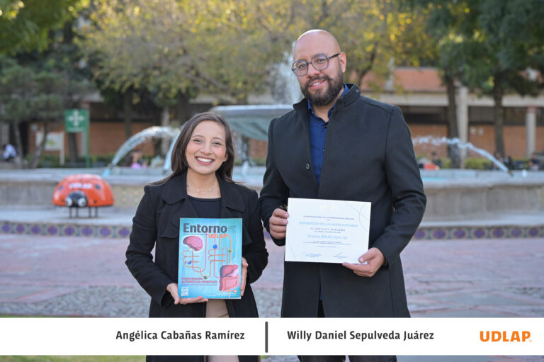 La Editorial UDLAP recibe el Premio al Arte Editorial de la CANIEM por la revista Entorno UDLAP