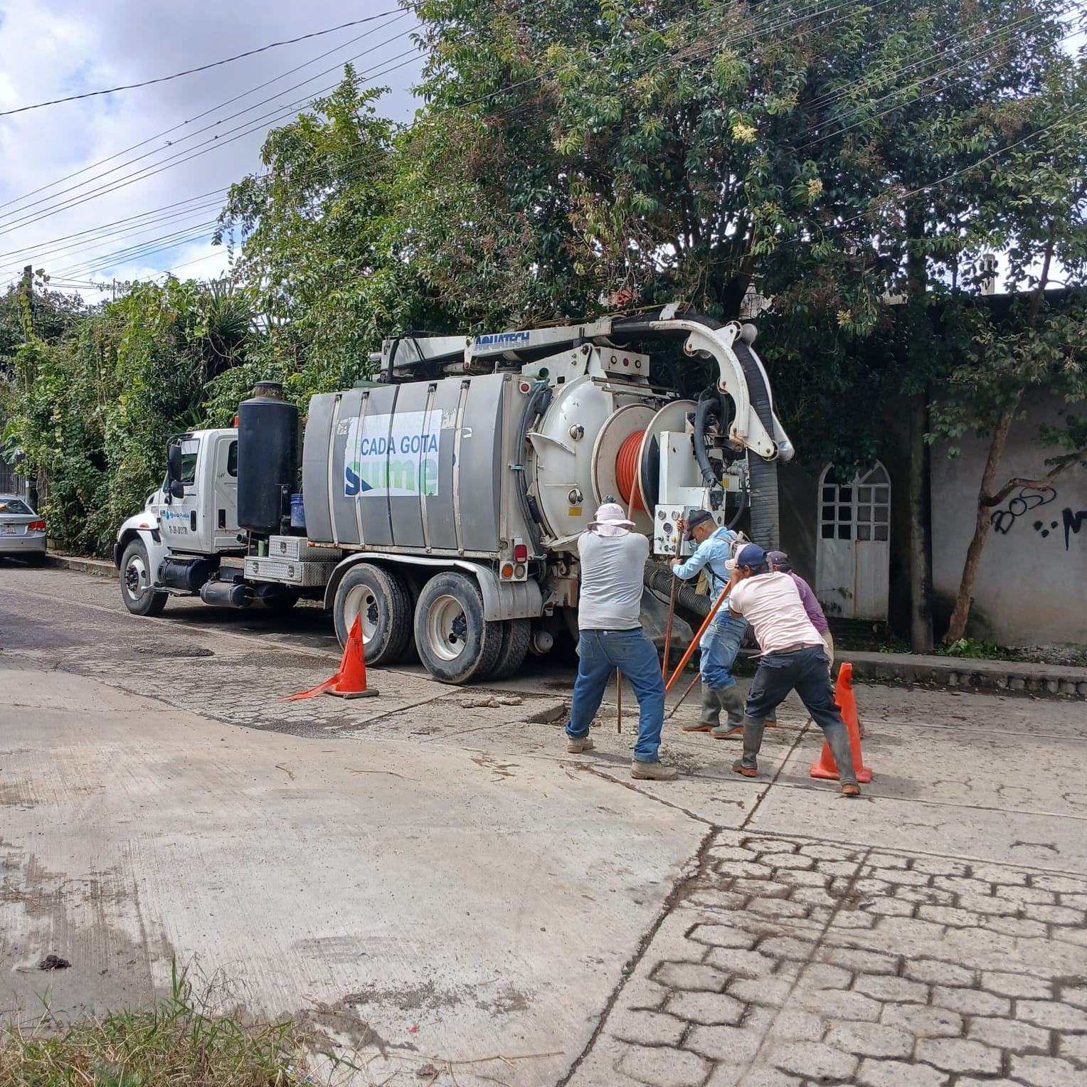 Limpieza y desazolve en más de 10 kilómetros de drenaje realizó Agua de Puebla en comunidades afectadas por las lluvias en la Sierra Norte
