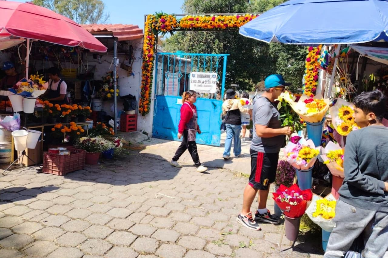 Sin incidentes transcurren festividades de todos santos en la ciudad