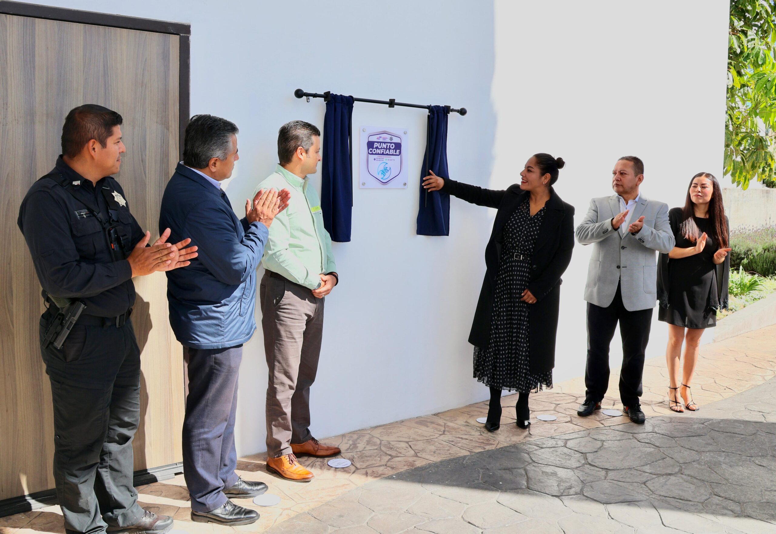 Impulsa Lupita Cuautle red de comercios seguros con distintivo “Punto Confiable»