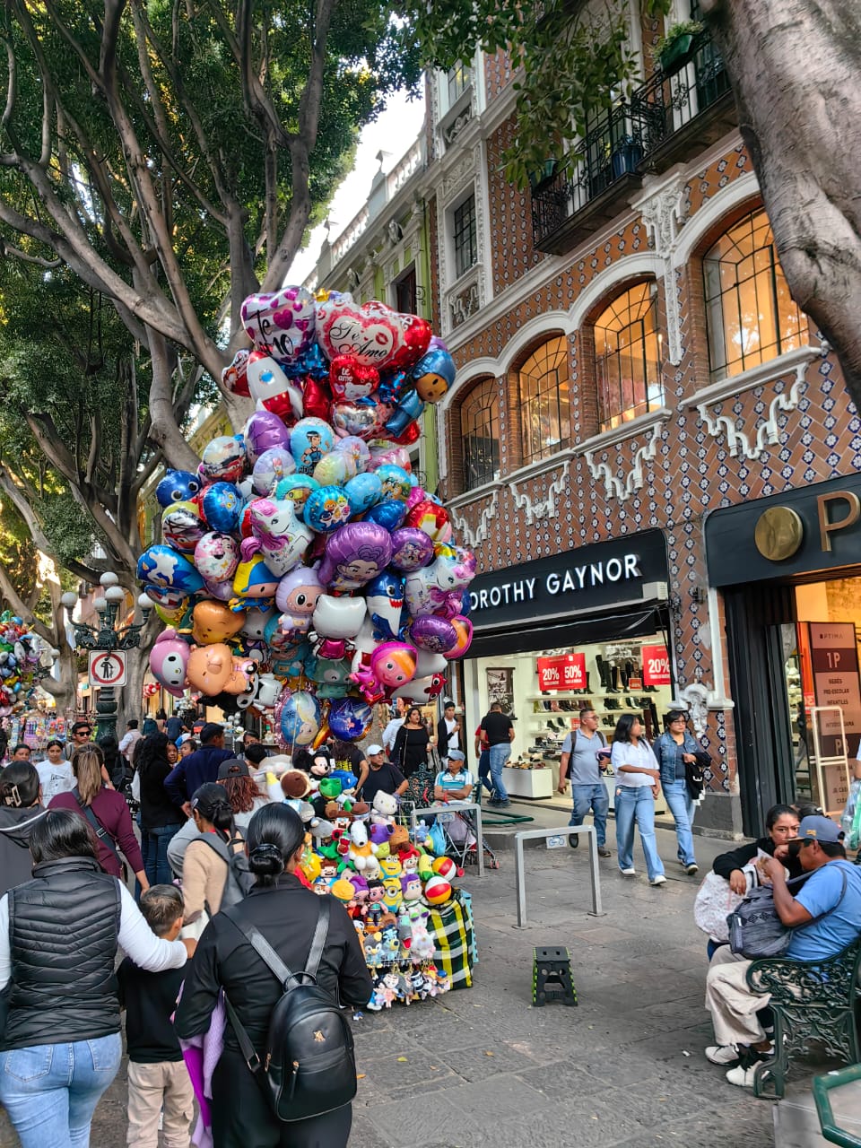 Centro Histórico, libre de comercio popular durante El Buen Fin: SGG