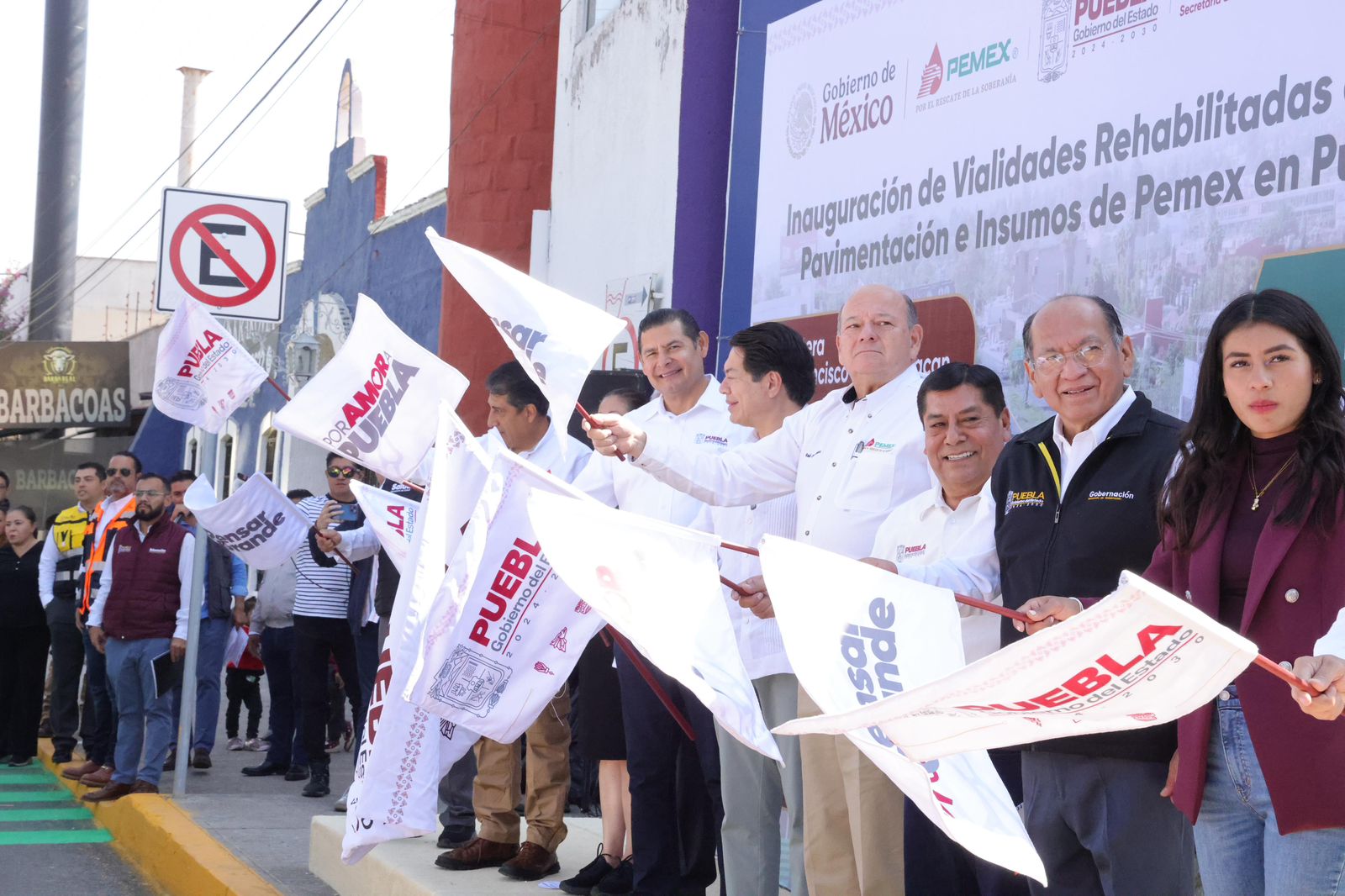 Puebla es premiado por PEMEX y superará la meta para dignificar mas de 5 mil vialidades