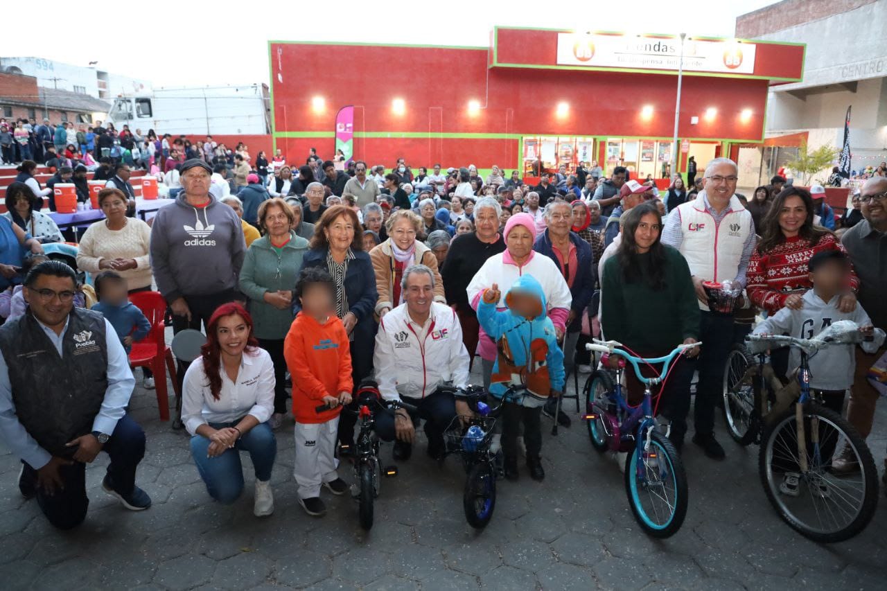 Lleva Pepe Chedraui posadas navideñas a Xilotzingo y La Margarita
