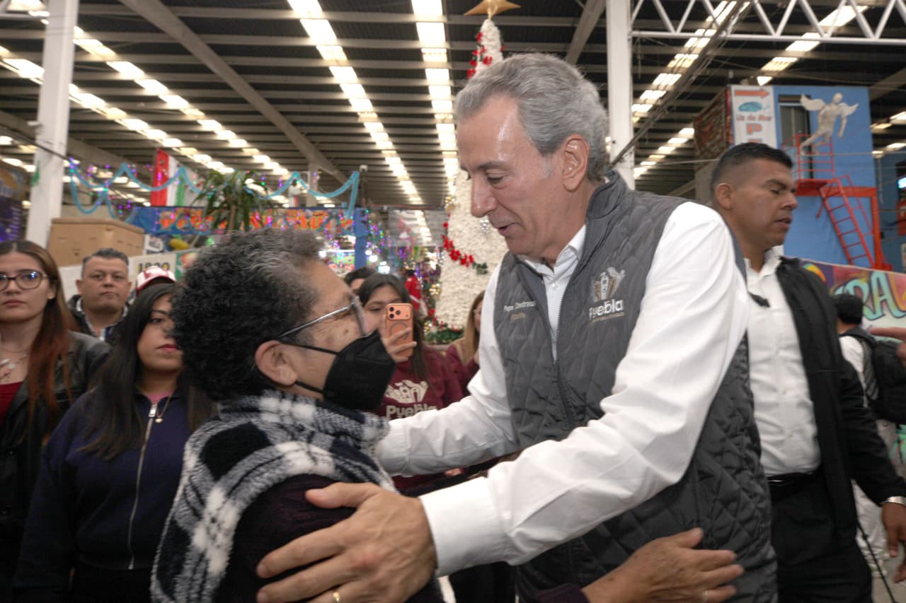 Cumple Pepe Chedraui compromiso con comerciantes del Mercado Independencia