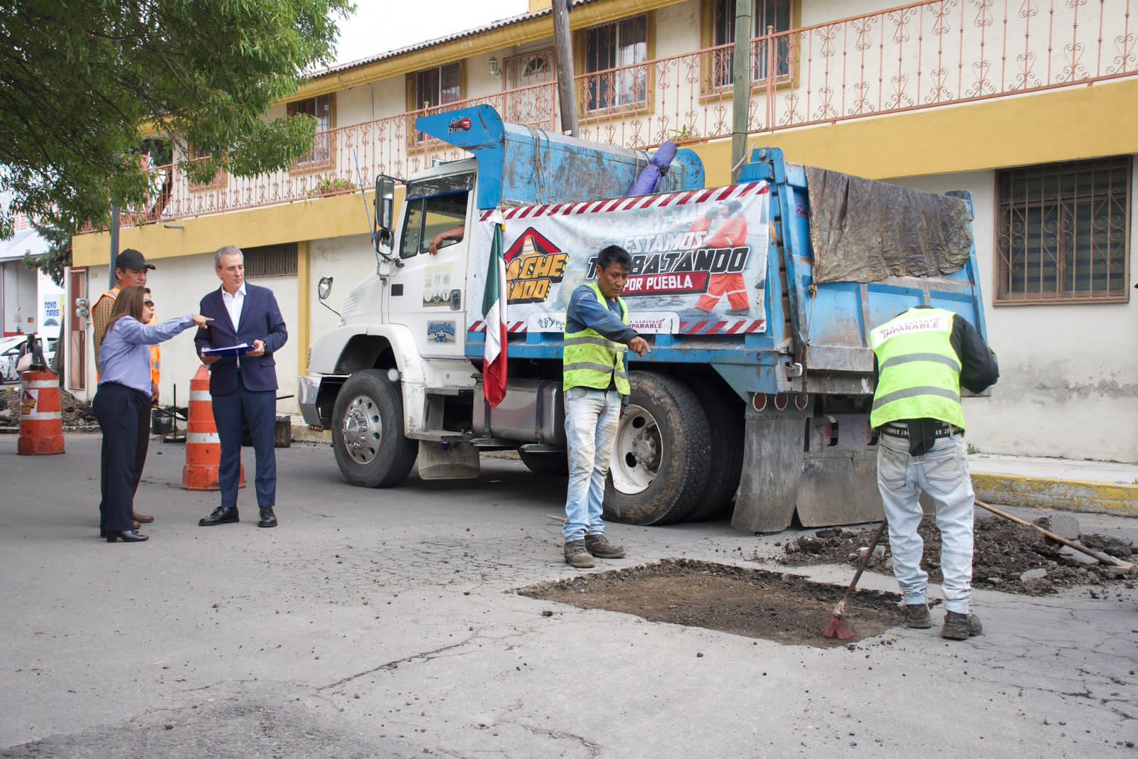 Fortalece Pepe Chedraui Campaña Bacheando Puebla con recursos obtenidos del programa Estaciónate Aquí
