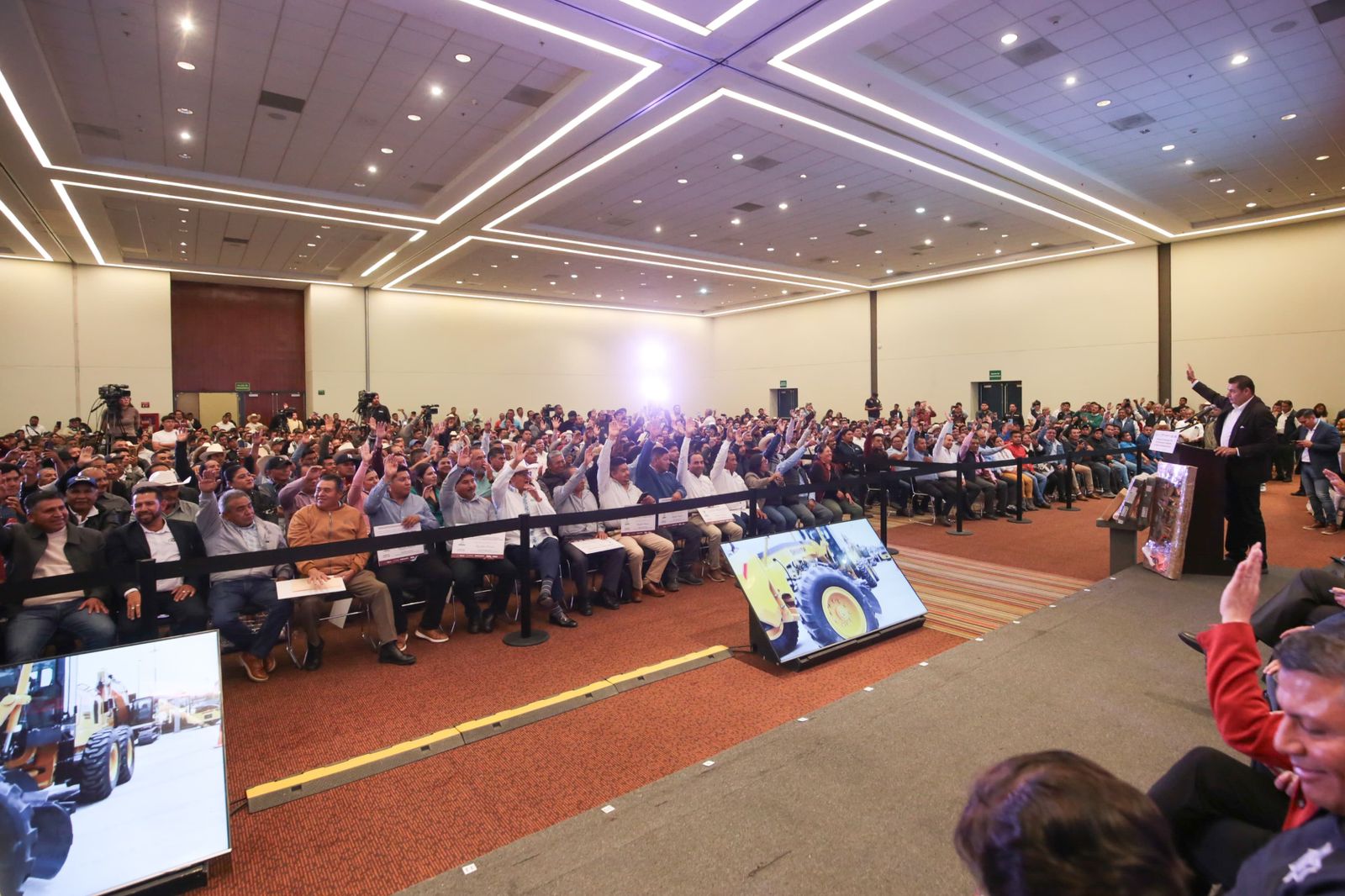 Con obra comunitaria y pavimentación, Gobierno de Puebla fortalece a juntas auxiliares