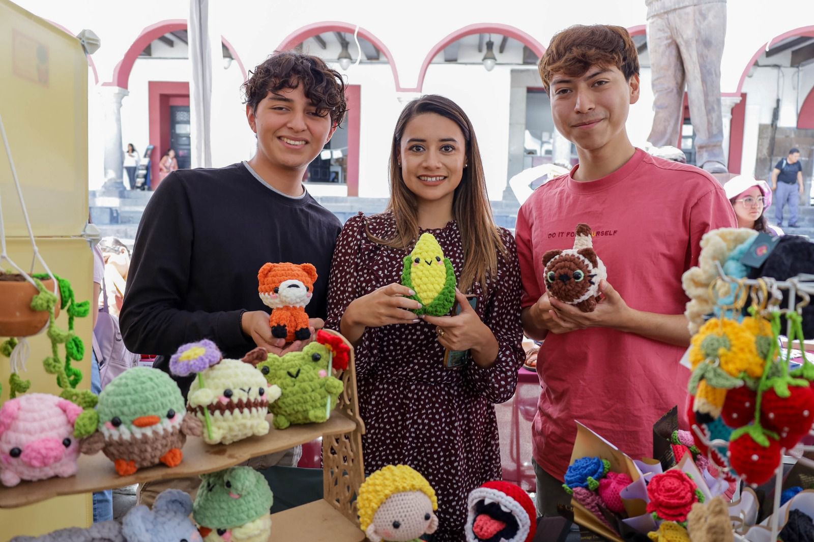Mercadito de las Juventudes se consolida como motor del emprendimiento con más de 500 participantes