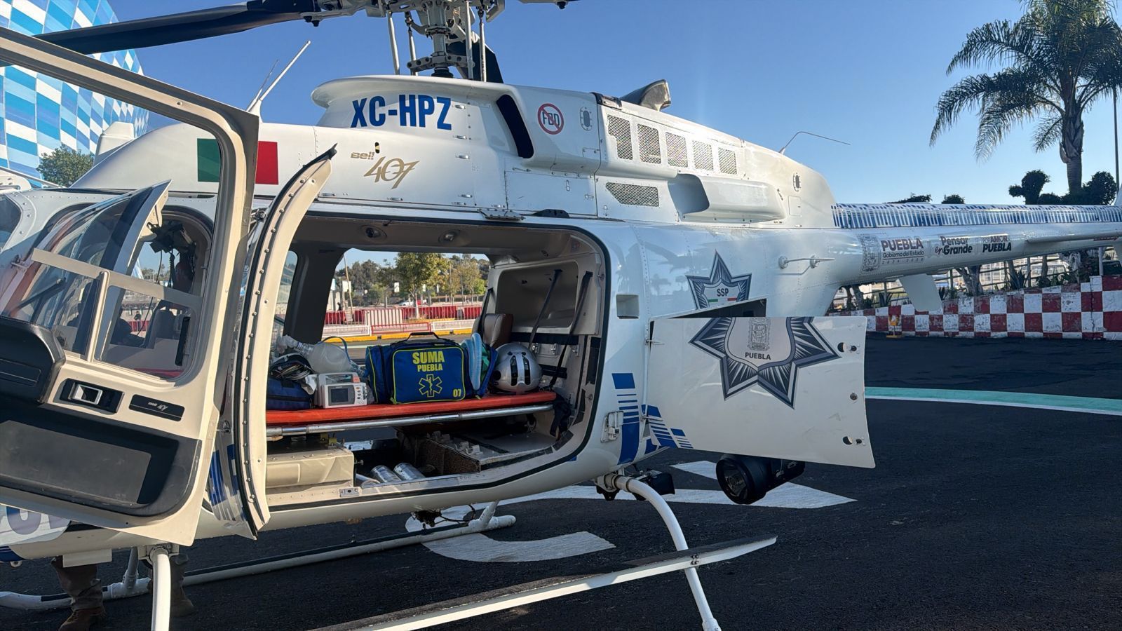 Con traslado aereo, gobierno de Puebla garantiza atencion especializada a joven lesionado