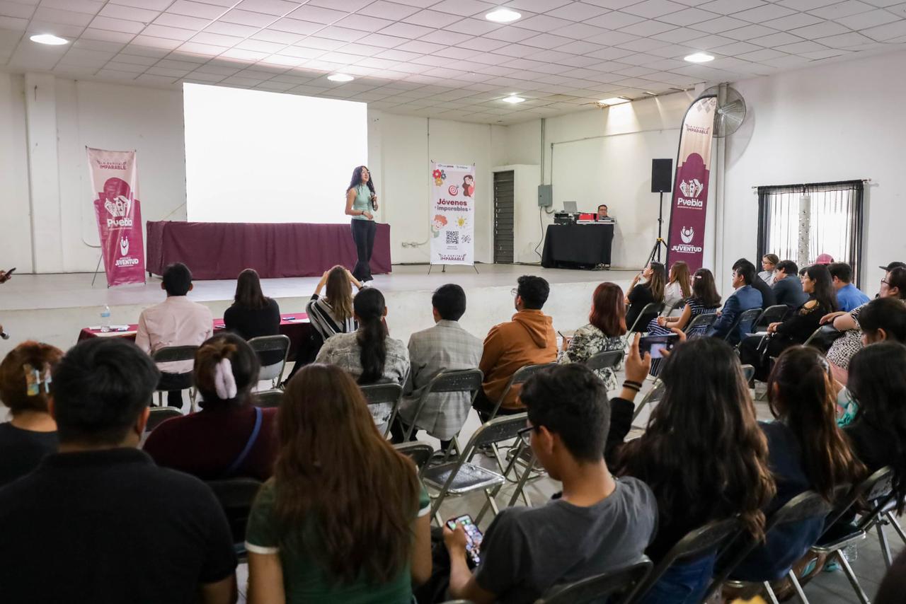 Juventud poblana demuestra su talento e innovación a través de programas del IJMP