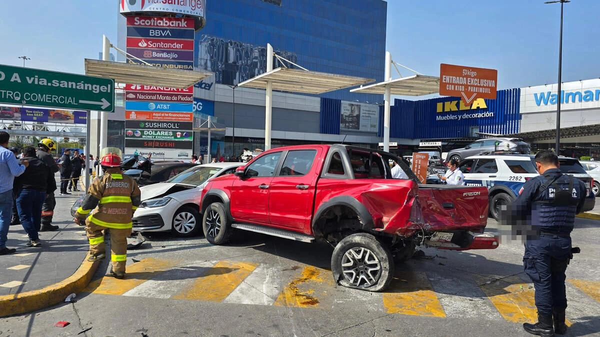 Comunicado: Gobierno de San Andrés Cholula brinda atención oportuna a incidente vial en la Vía Atlixcáyotl