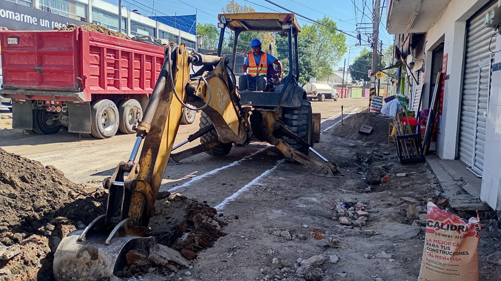 Agua de Puebla realiza la sustitución de la red de agua y drenaje en beneficio de más de 1,500 habitantes de la colonia volcanes