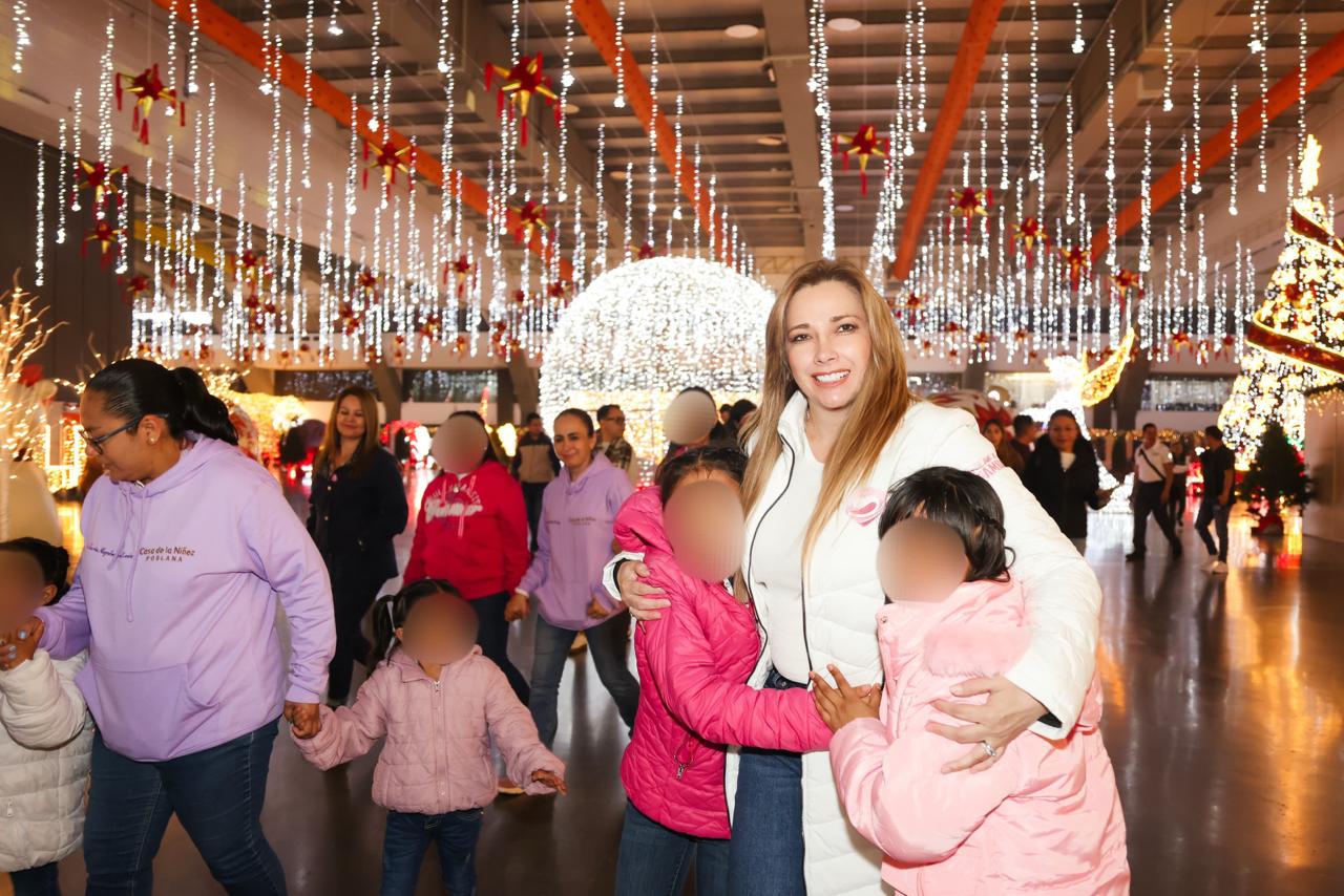 Menores de casas de asistencia SEDIF conviven con alegria en festival navideño «Por amor a Puebla»