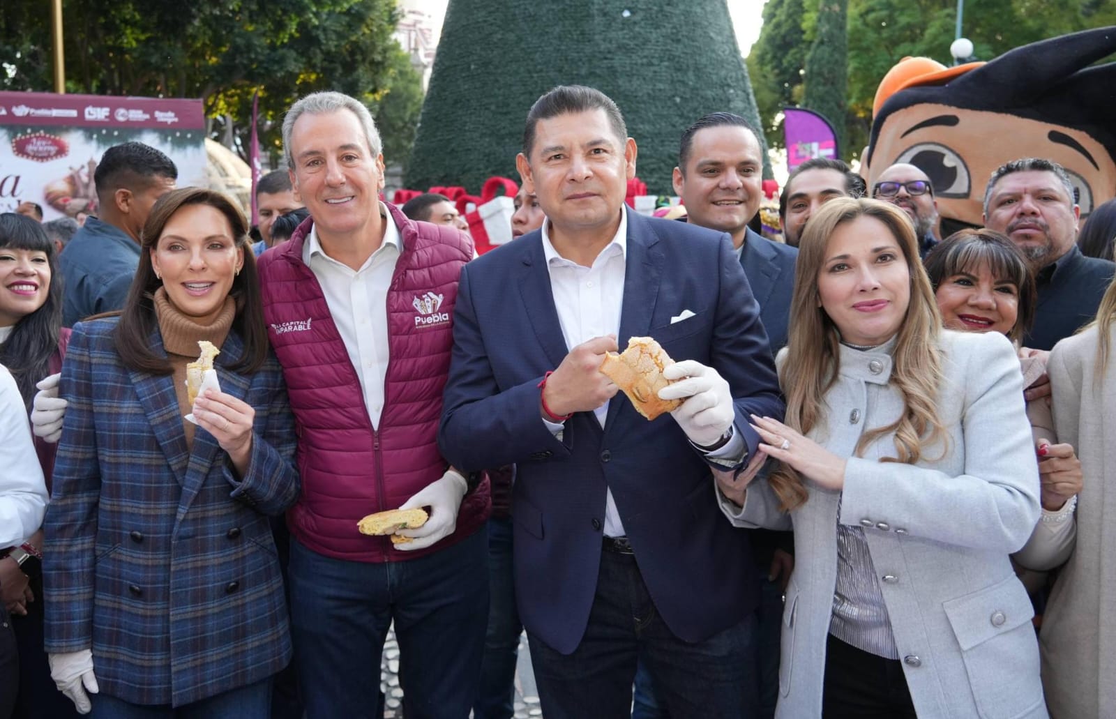 Alcanza Puebla capital récord Guinness de la rosca de Reyes monumental más grande del mundo