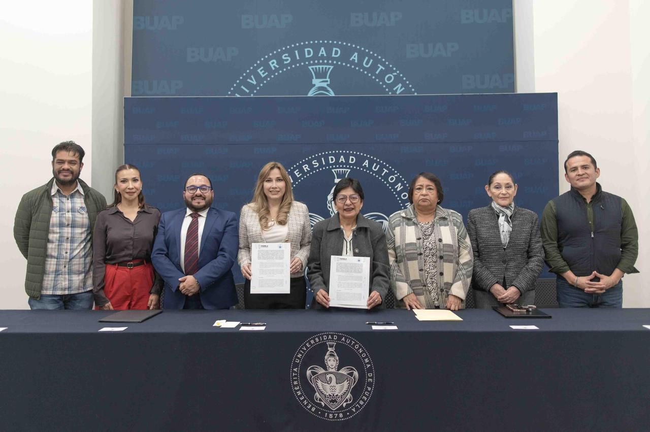 SEDIF y BUAP firman convenio en favor de madres y padres universitarios