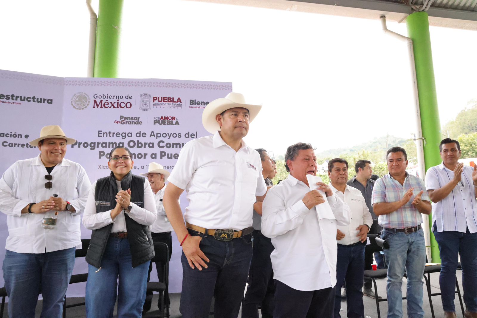 Con obra comunitaria Gobierno de Puebla combate rezagos en educación, seguridad e infraestructura