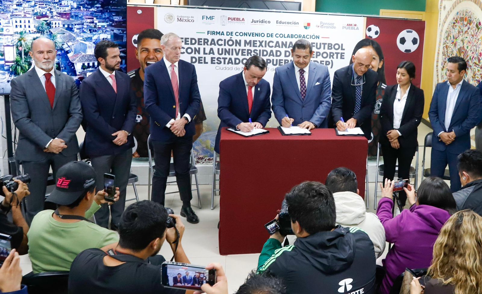 FEMEXFUT y Gobierno estatal firman convenio para impulsar talentos en UDEP