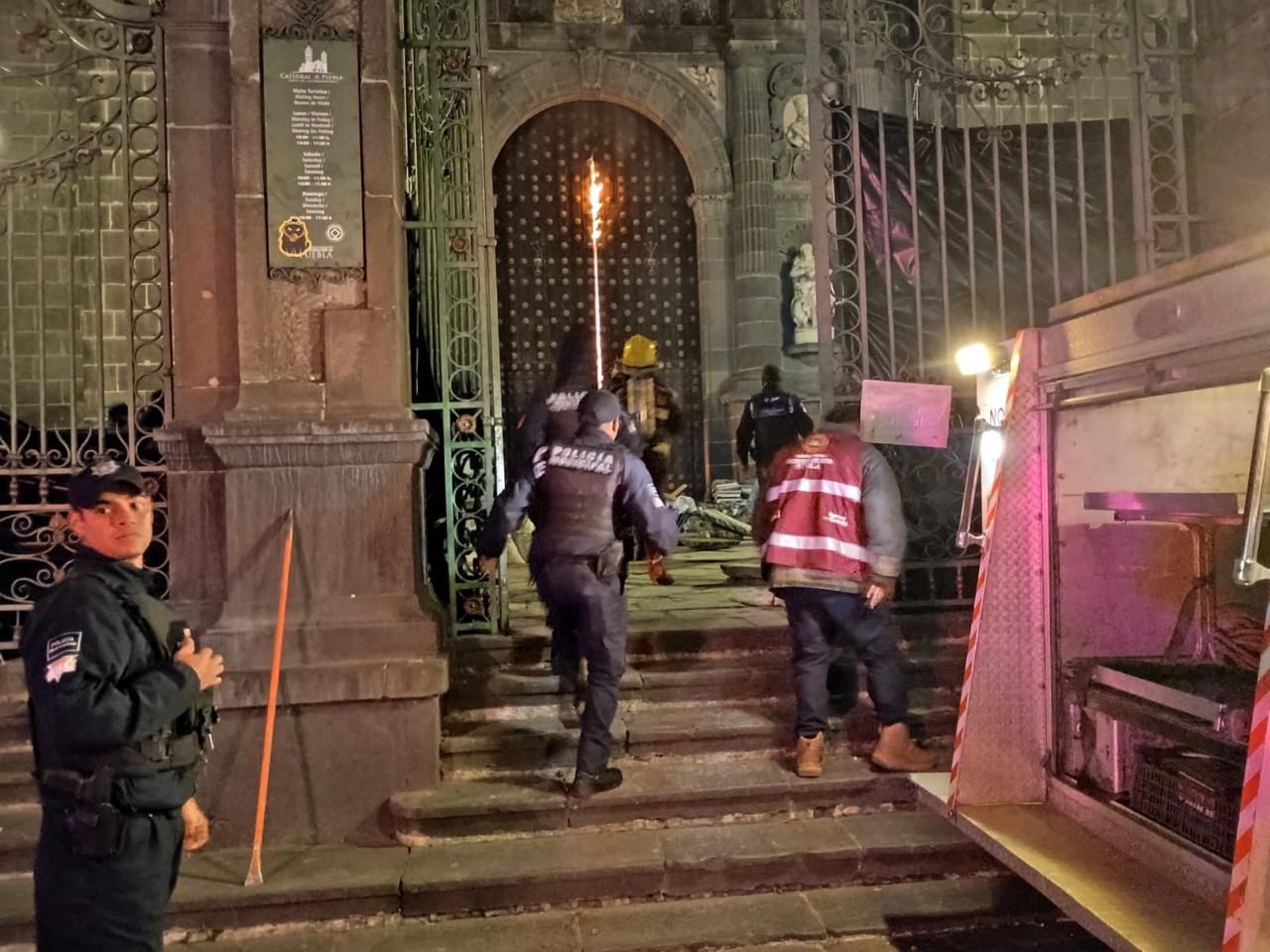 Coadyuva Gobierno de la Ciudad con inspección tras el incidente en la Catedral de Puebla