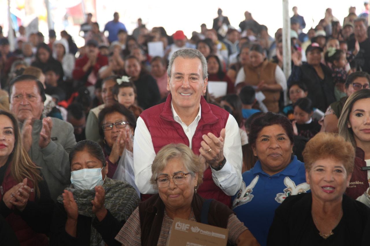 Entrega Pepe Chedraui despensas para garantizar alimentación digna en la capital