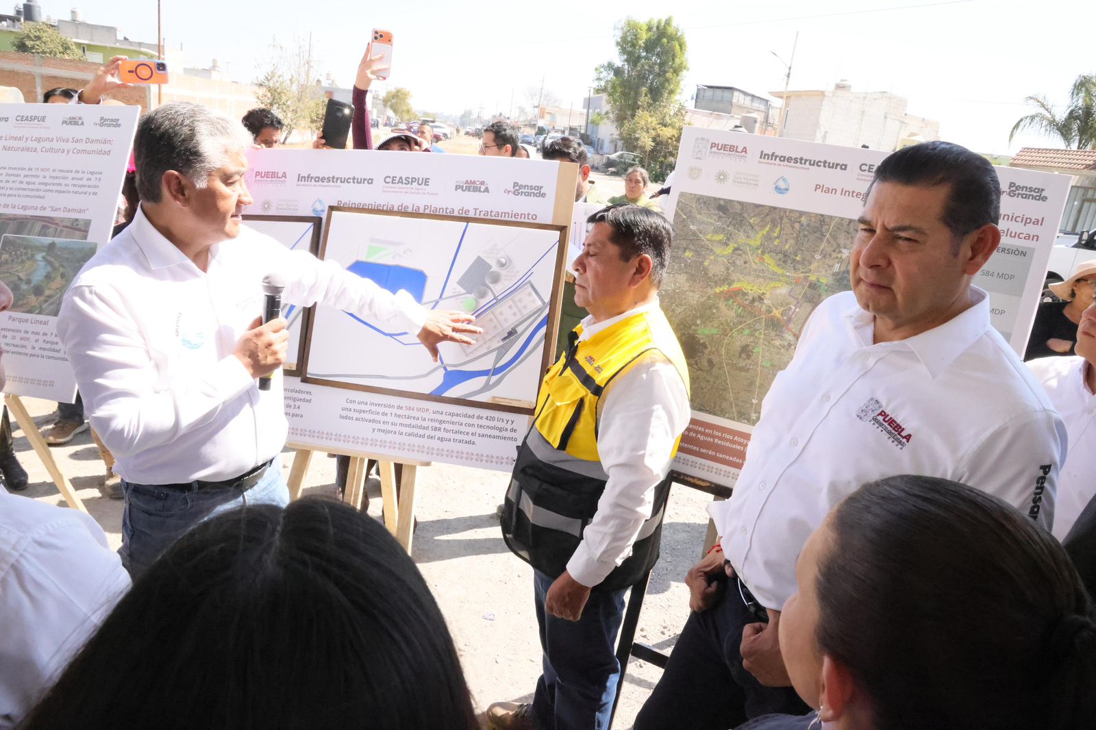 Gobierno estatal mejora calidad del agua con obra de saneamiento del Atoyac
