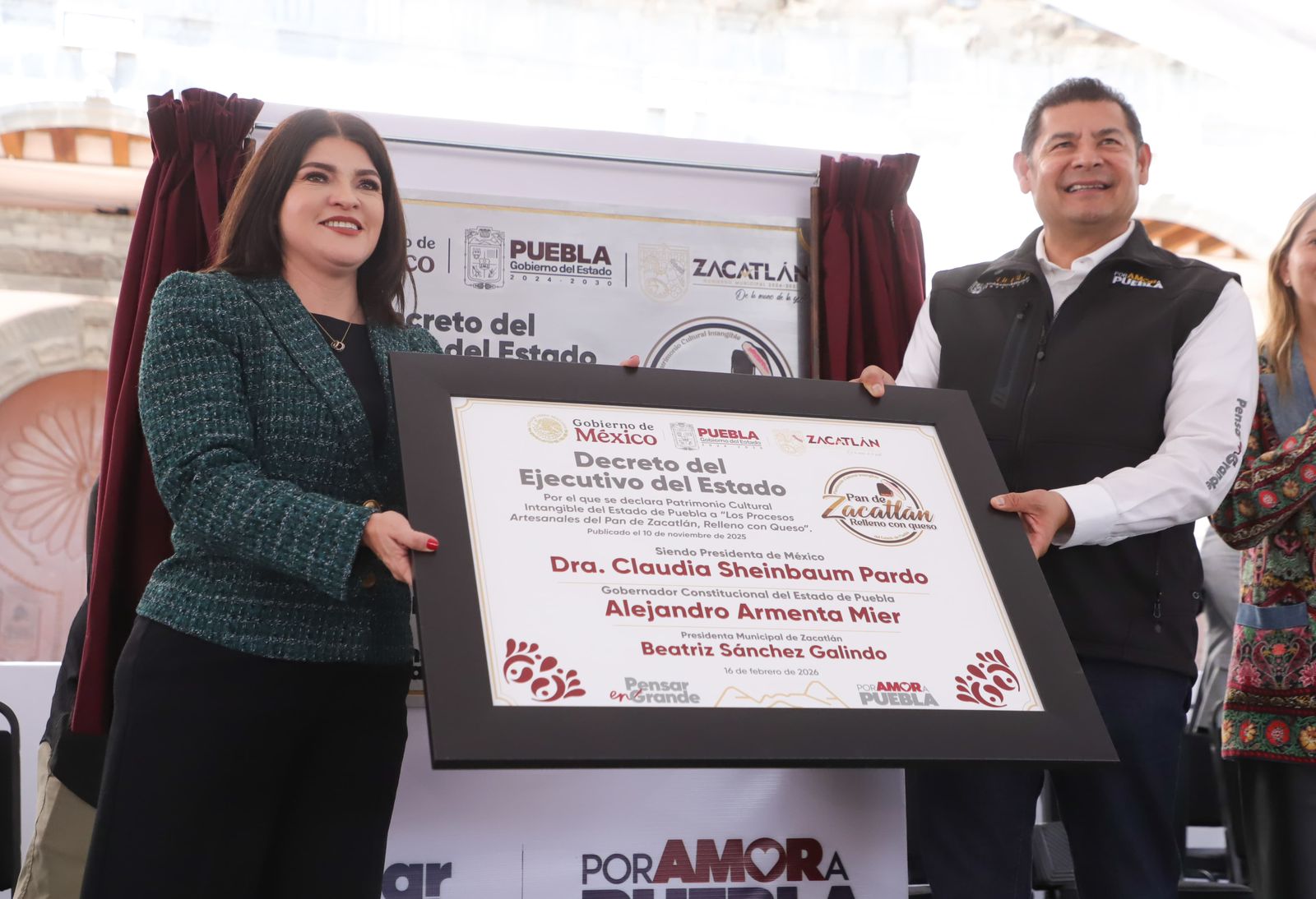 Pan de Zacatlán recibe denominación constitucional y homenaje a panaderas y panaderos