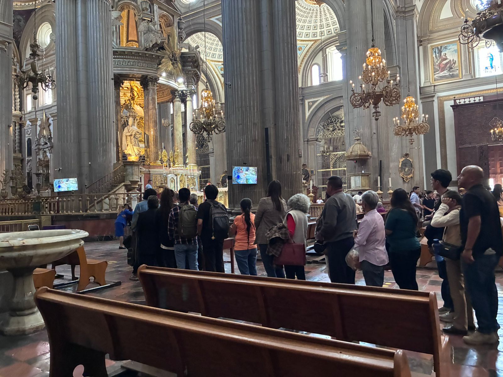 Inicia la Cuaresma con multitudinaria participación en templos de Puebla