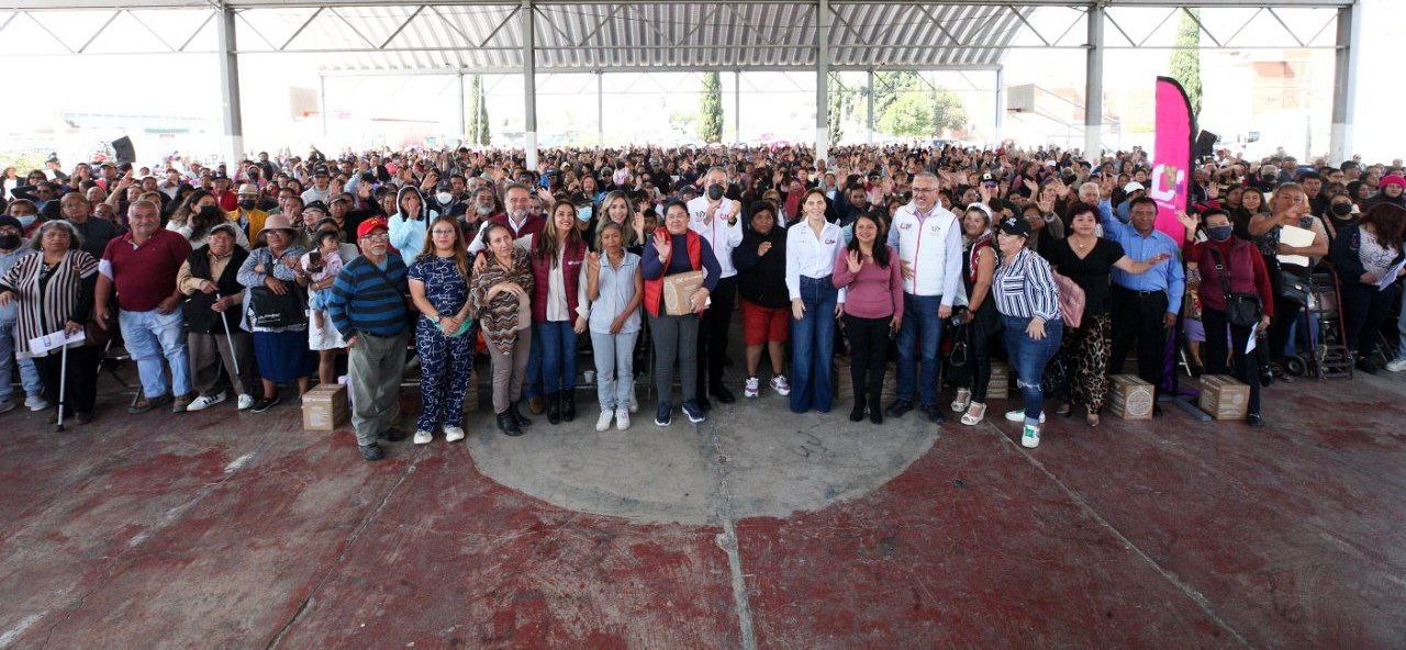 Pepe Chedraui y MariElise Budib entregan más de 7 mil despensas en Agua Santa