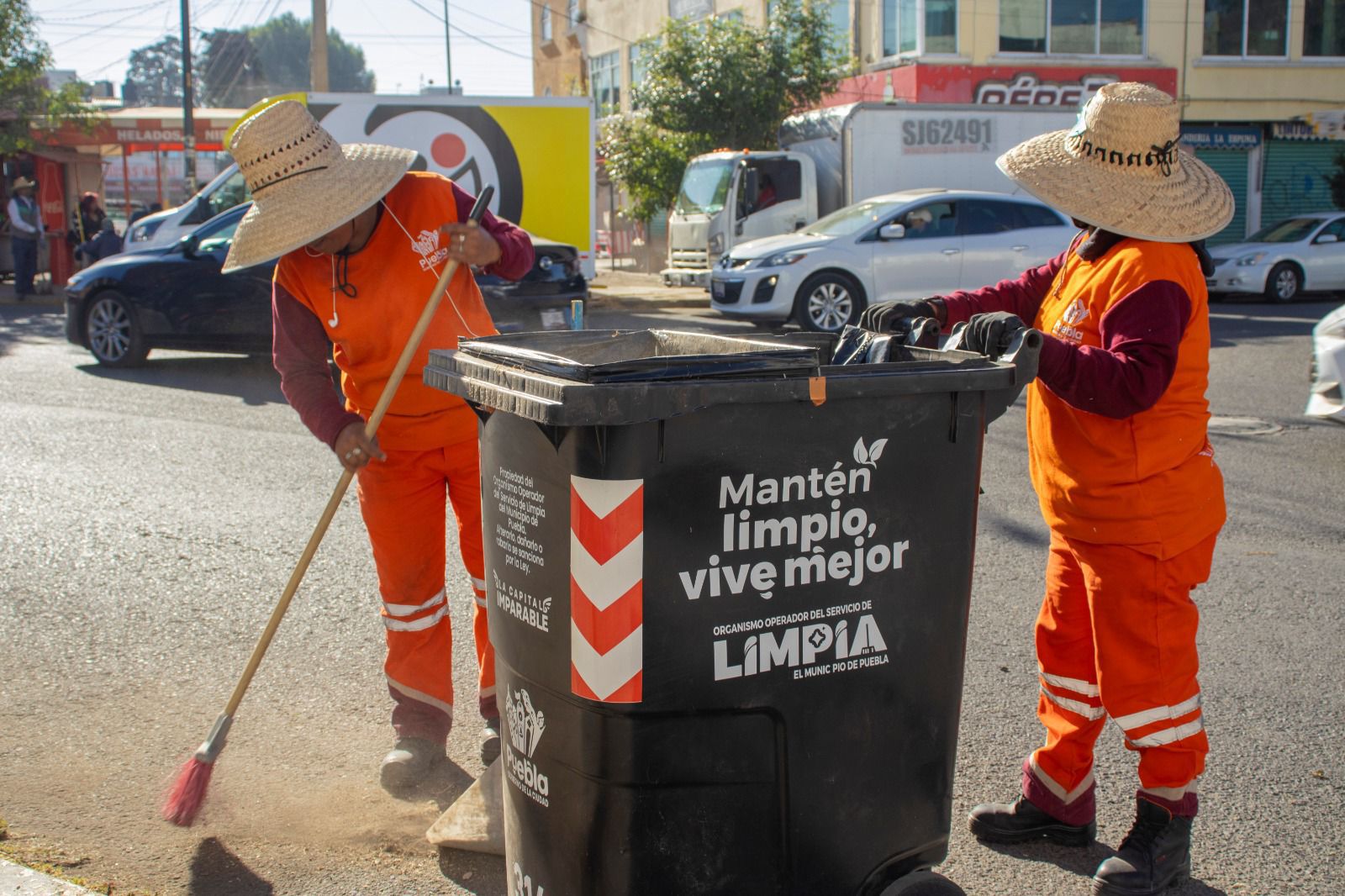 Gobierno de Pepe Chedraui refrenda compromiso ciudadano en “Día del Pueblo” con faena comunitaria en Villa Frontera