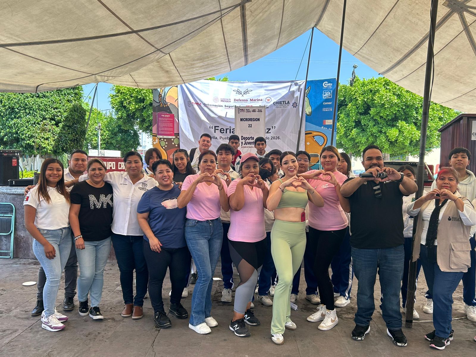 Participan más de mil personas en feria de paz y atención a las causas