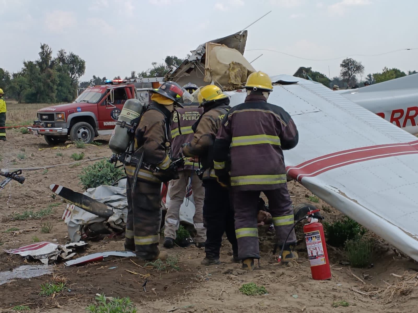 Protección Civil labora en accidente de aeronave