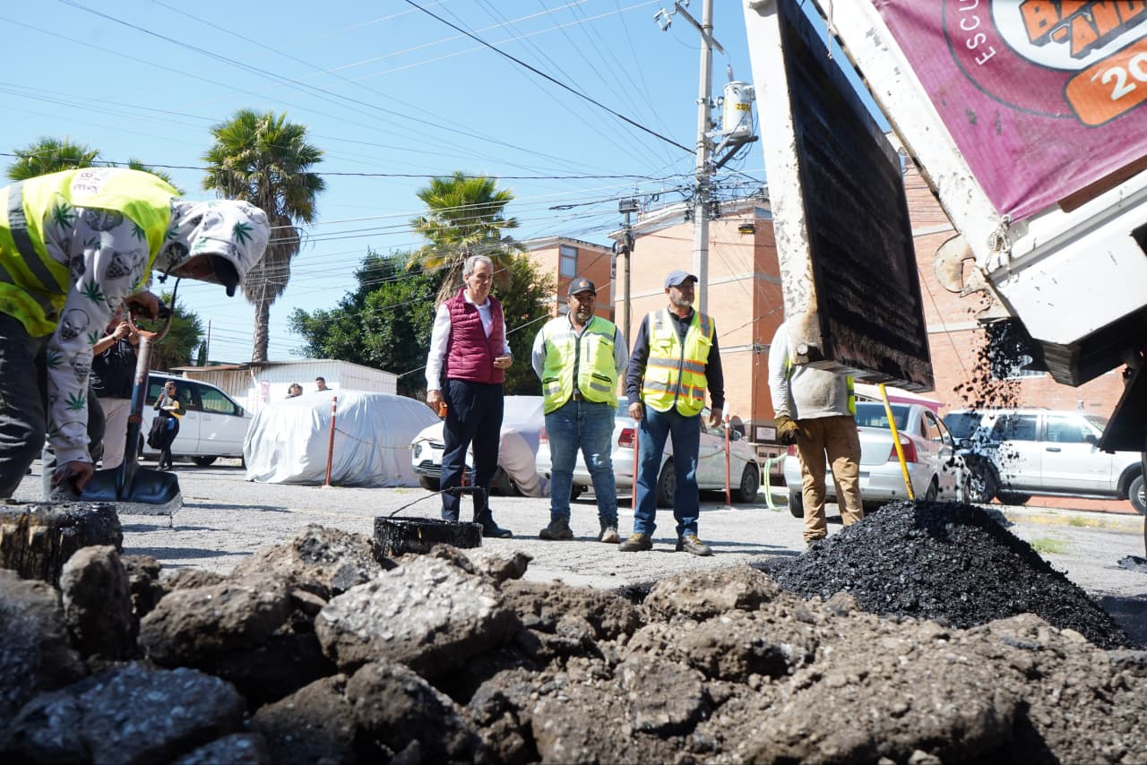 Refuerza Pepe Chedraui Campaña de Bacheo en el Infonavit San Jorge